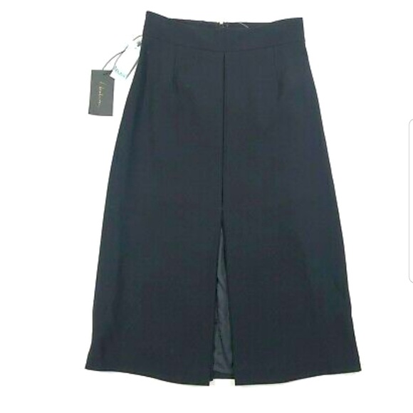 Aritzia Dresses & Skirts - Aritzia Babaton lined pencil skirt w slit size 4